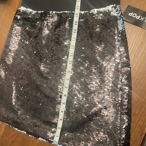 Walk Pop sequin skirt - Picture 6 of 7